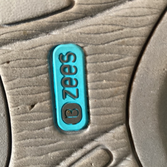 Bzees Wedge Shoes - Picture 6 of 8